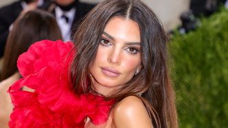 Emily Ratajkowski ZNÓW zakochana?! Paparazzi "przyłapali" ją na NAMIĘTNYCH pocałunkach z... francuskim aktorem! (WIDEO)