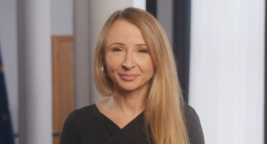 Praca cztery dni w tygodniu. Chętne firmy mogą zgłosić się do ministerstwa