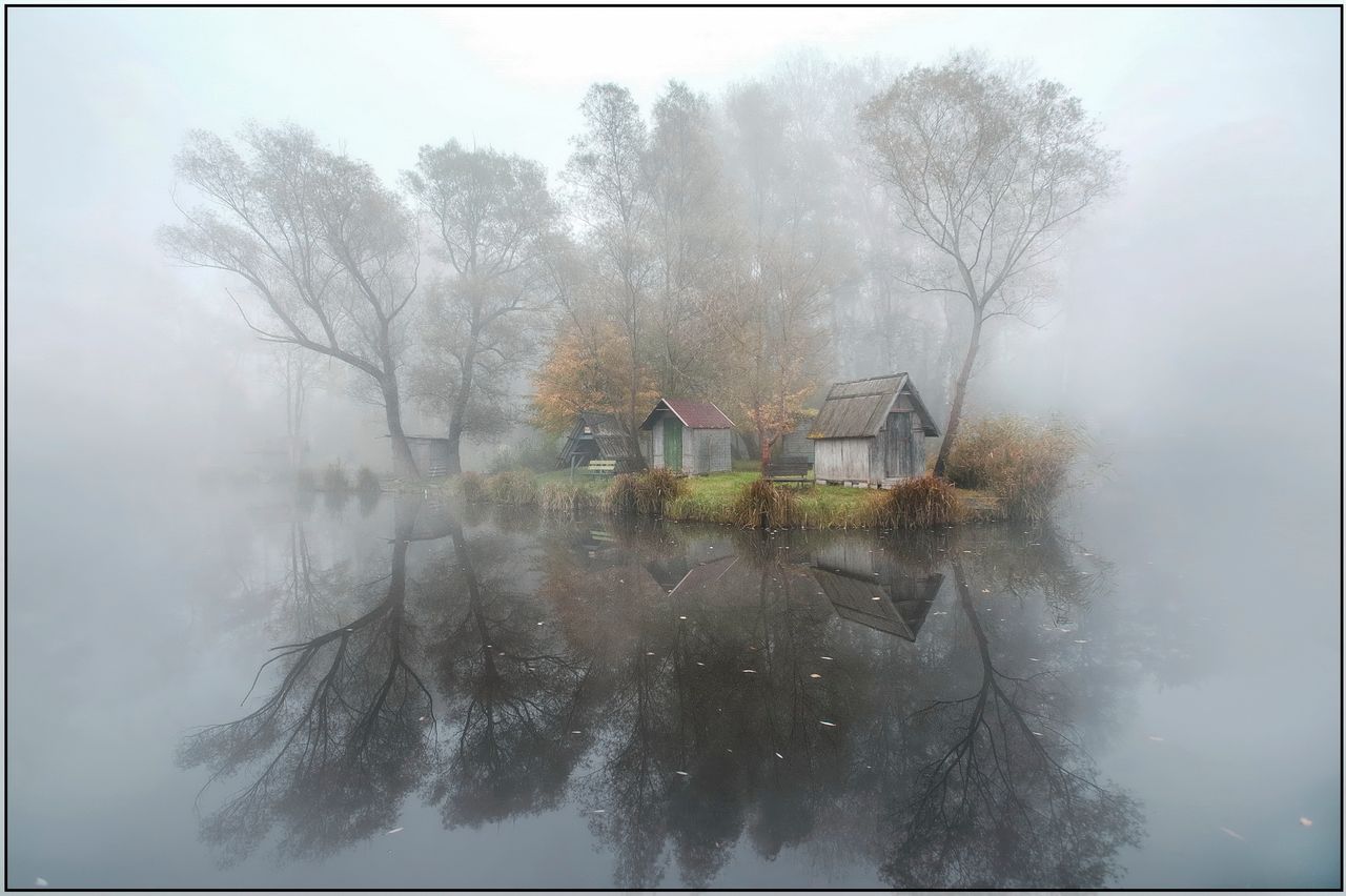 Gabor Dvornik swoją fotografię nazywa łapaniem chwil. Każdy z nas widzi świat mniej więcej tak samo, ale każdy z nas może odczuwać chwile w inny sposób. To właśnie chce przekazać na swoich zdjęciach Gabor. Uchwycenie nastroju, jaki mu towarzyszy podczas robienia zdjęcia jest dla niego priorytetem.