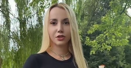 Schreiber psioczy nad morzem. Internauci wytknęli jej HIPOKRYZJĘ. "Sama EPATUJESZ"
