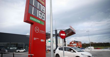 Tylko paliwo. Ta stacja nie oferuje nic więcej. Wchodzą do Polski