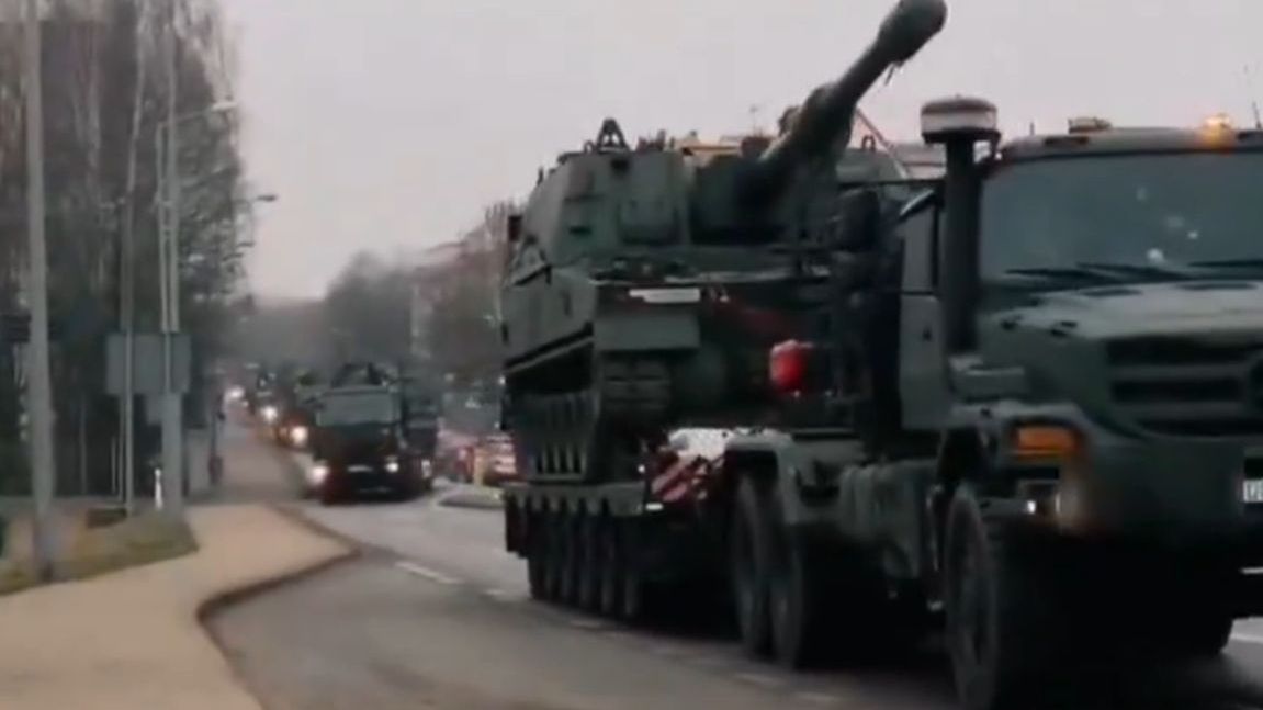 K9 w drodze na poligon