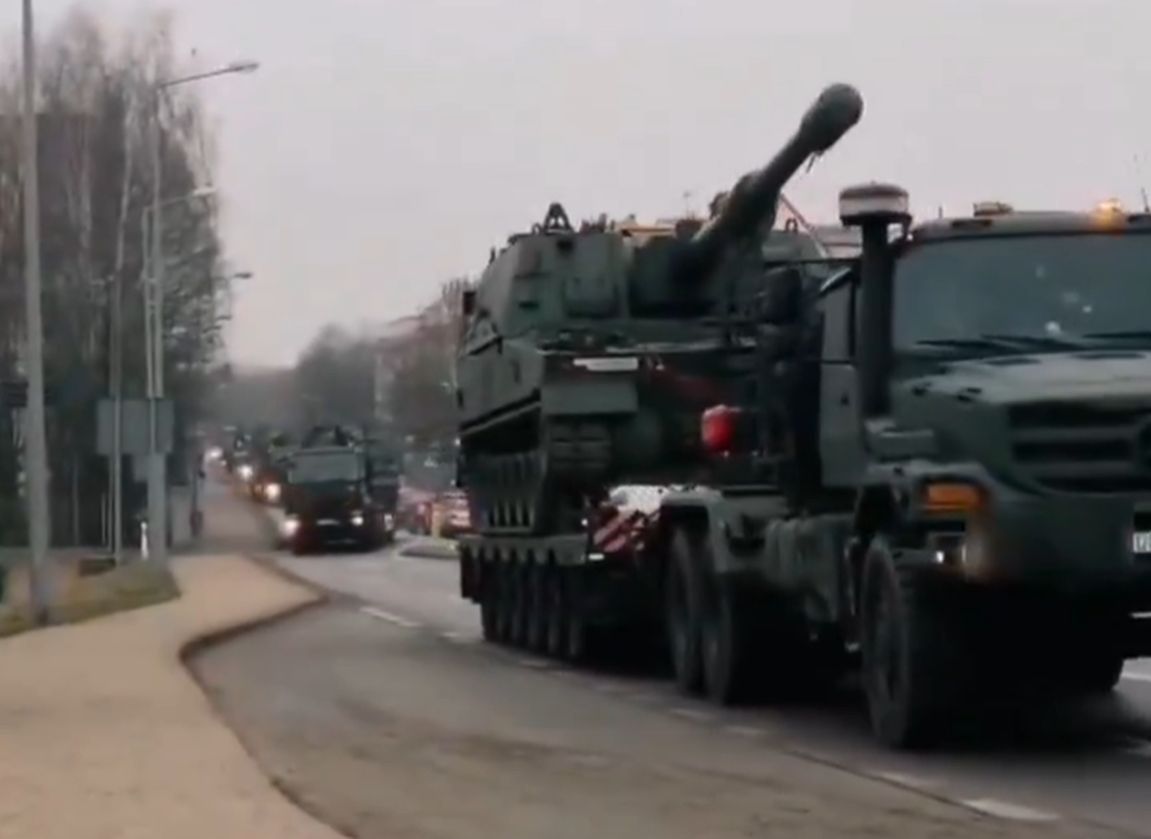 Artyleria pędzi przez Polskę. Celem nie jest Ukraina