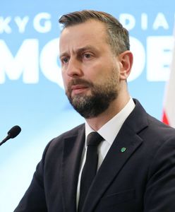 Flagi UPA na Rosomakach? Szef MON pisze o prowokacji