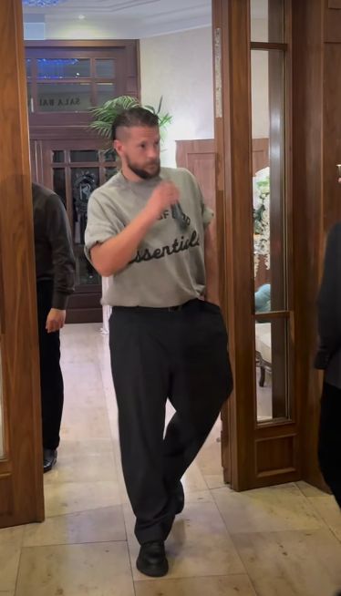 Sebastian Fabijański na weselu