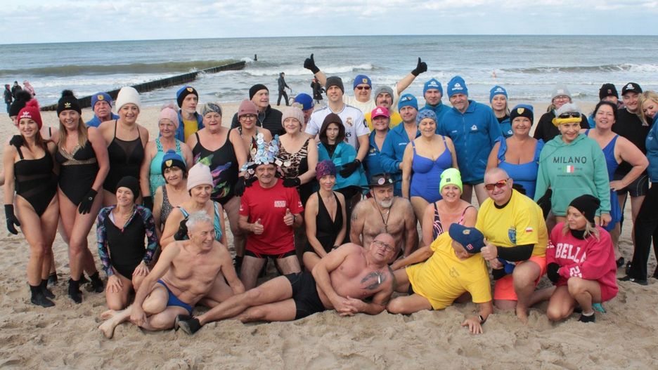 Niedzielna kąpiel morsów w Mielnie