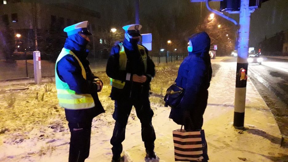 Policjanci z Katowic przeprowadzili akcję "Bezpieczny pieszy".