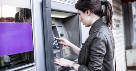 Tak będą rosły zarobki Polaków. NBP podał prognozy