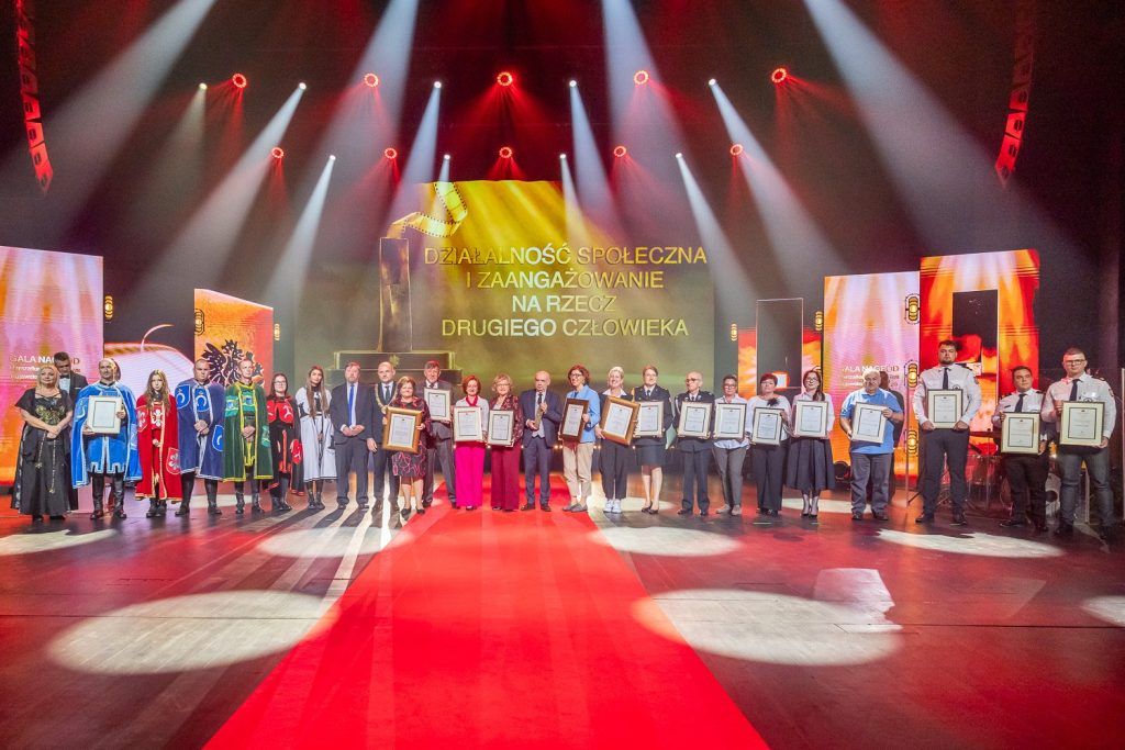 Nagrodzeni i wyróżnieni za działalność społeczną