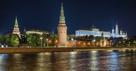 Dronami uderzają w Moskwę. Ekspert: "To jest sygnał dla świata"
