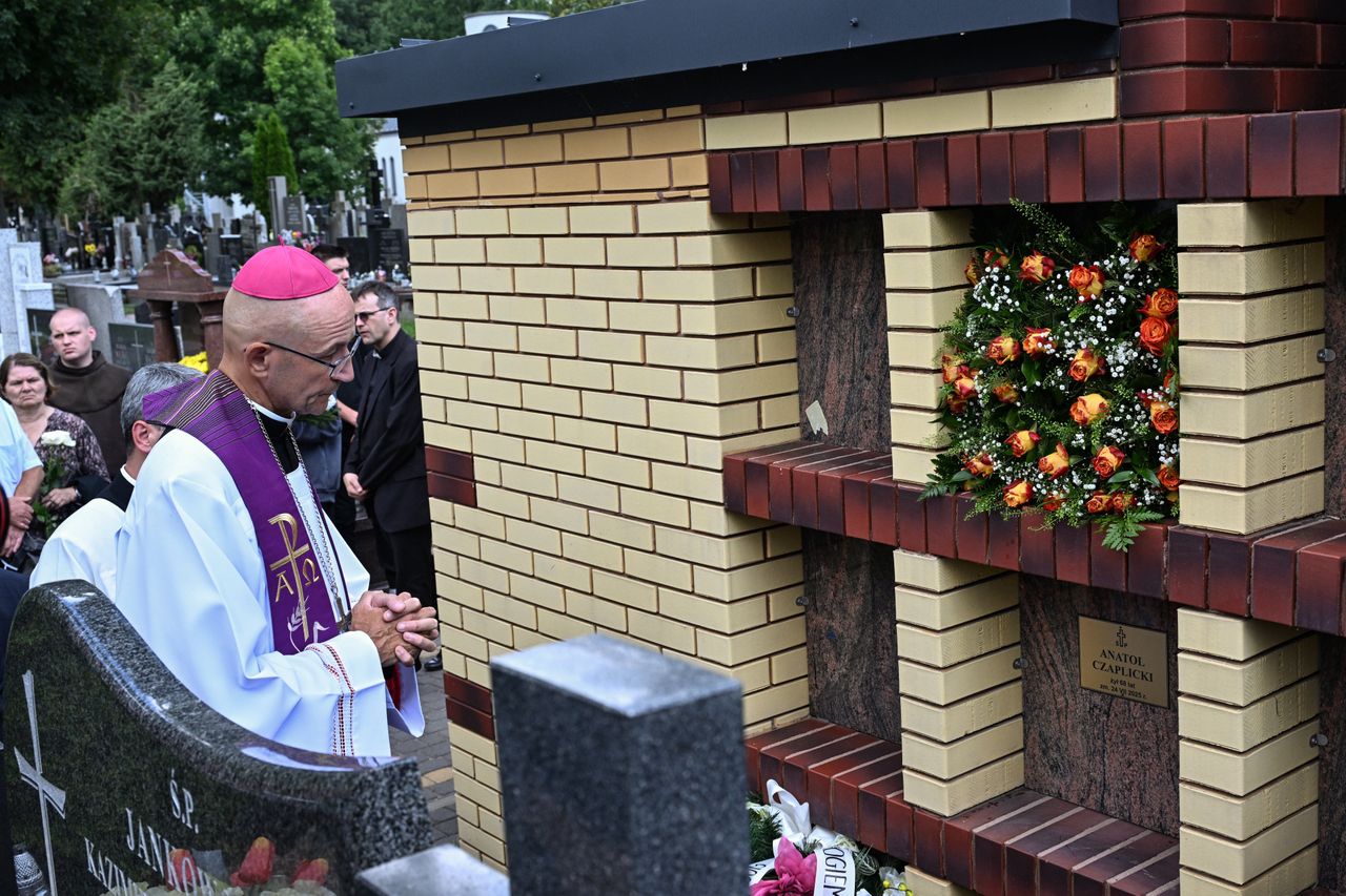 Ważne słowa na pogrzebie ofiary księdza-proboszcza. "Pamięć o tym koszmarze długo nie przeminie"