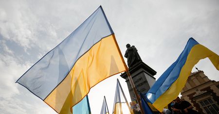 Rok po wybuchu wojny. "Nowi-starzy" Ukraińcy na polskim rynku pracy
