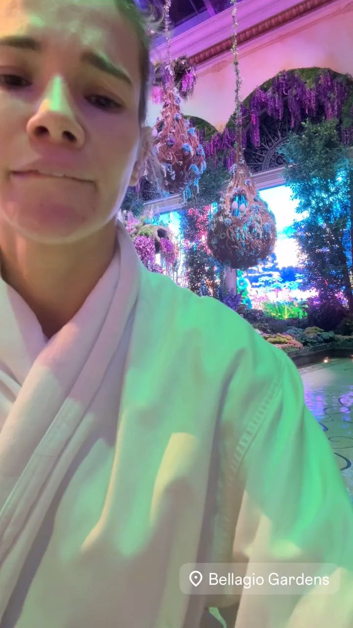 Maja Bohosiewicz spaceruje po Las Vegas w szlafroku