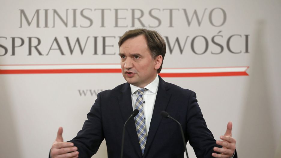 Warszawa, 29.02.2022. Minister sprawiedliwości, prokurator generalny Zbigniew Ziobro podczas konferencji prasowej w Ministerstwie Sprawiedliwości w Warszawie, 29 bm. Temat konferencji: Zmiany w Kodeksie karnym związane z zewnętrznym zagrożeniem bezpieczeństwa państwa. (kf) PAP/Paweł Supernak
