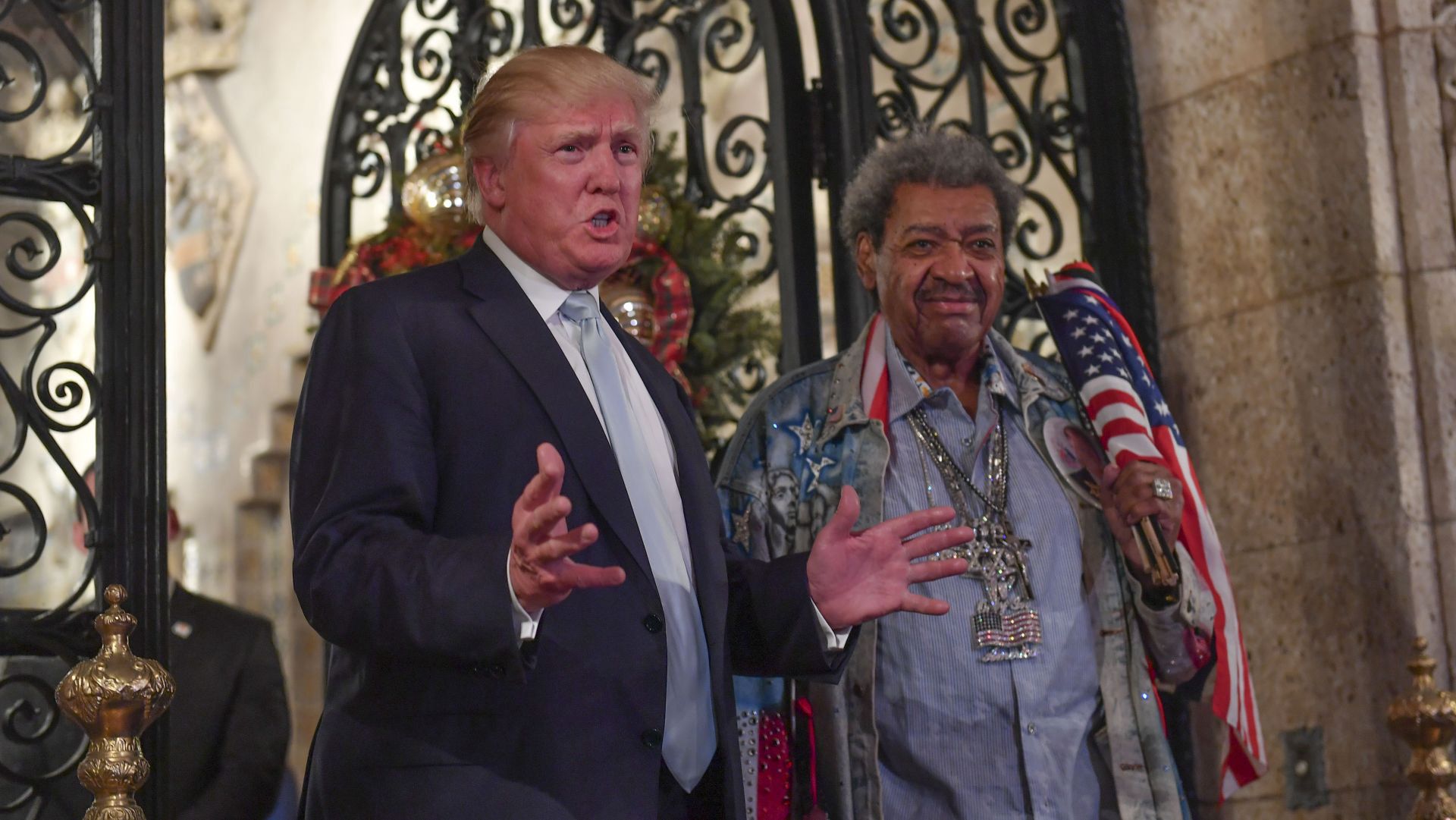 Donald Trump i promotor walk bokserskich Don King w posiadłości Mar-a-Lago 