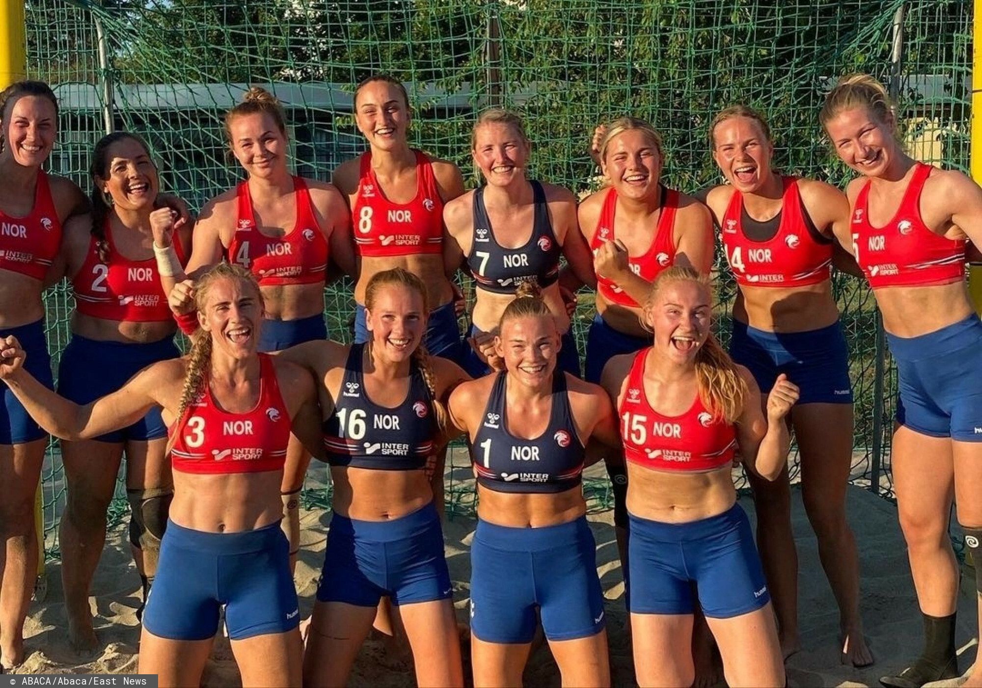 Piłkarki założyły szorty zamiast bikini, zostały ukarane