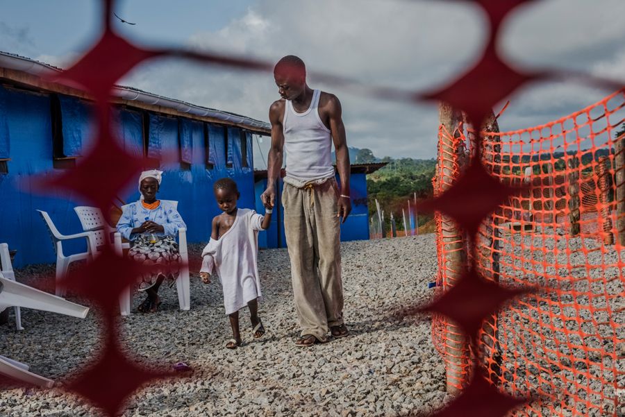 Fotograficzne Pulitzery 2015 za zdjęcia z epidemii eboli i zajść w Ferguson 18
