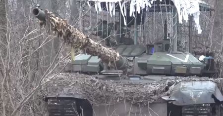 Rosjanie chwalą się nowymi czołgami. Miały nigdy nie pojawić się w Ukrainie