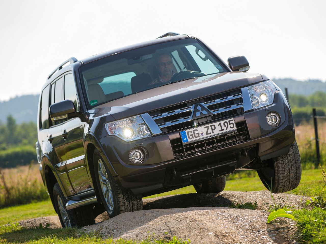 Ostatnie Pajero V80 wciąż jest dobrym samochodem terenowym, ale w praktyce to pełnoprawny SUV