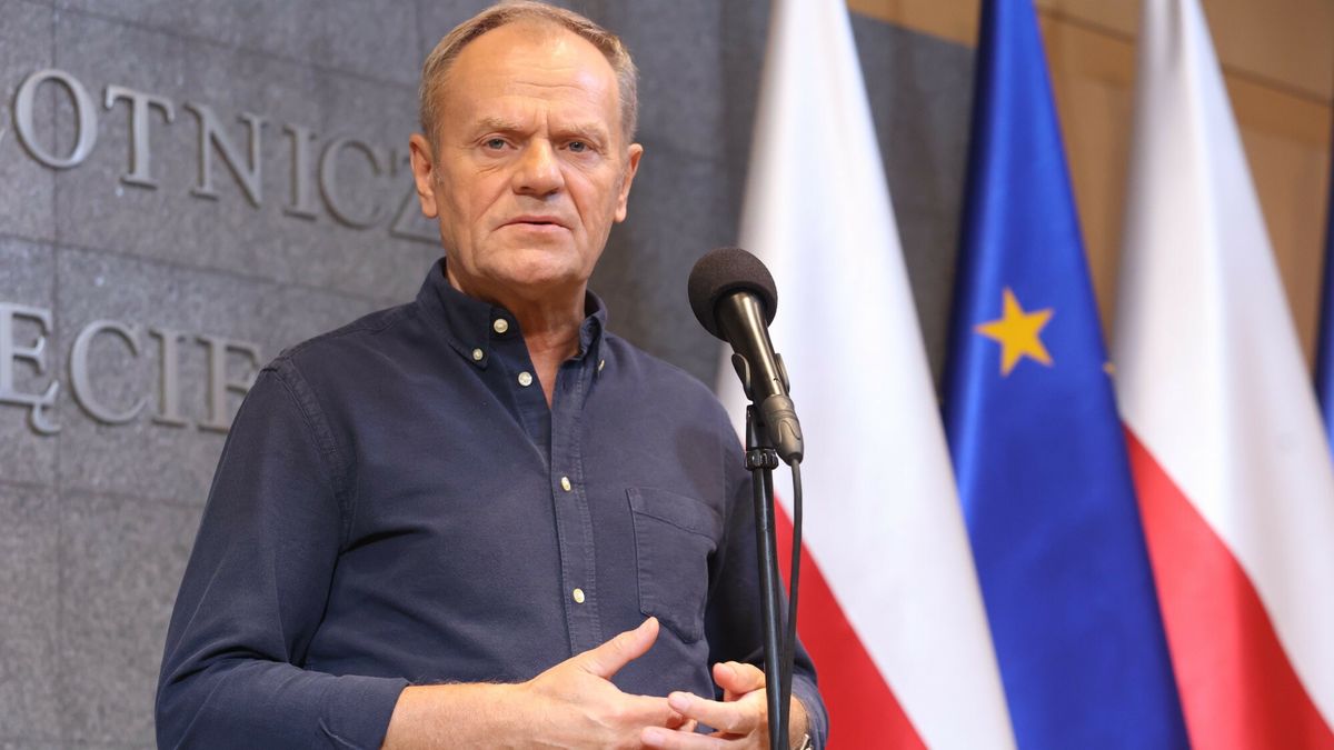 Konferencja premiera na Ok?ciu
16.09.2024 Warszawa Konferencja premiera przed wylotem na tereny dotkniete powodzia, fot. Tomasz Jastrzebowski/REPORTER
n/z: Donald Tusk
Tomasz Jastrzebowski/REPORTER