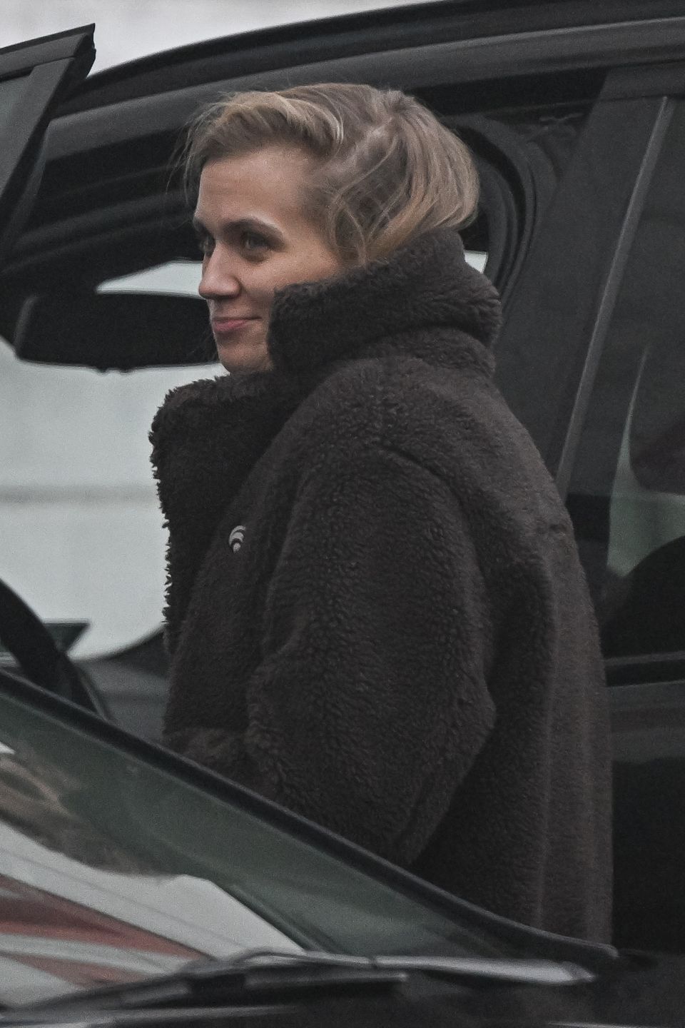 Agnieszka Kaczorowska stroi miny w kierunku Filipa Gurłacza