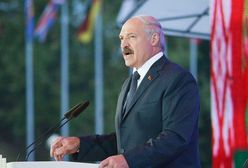 Łukaszenka na wykopkach. Zbierał ziemniaki dla domów dziecka