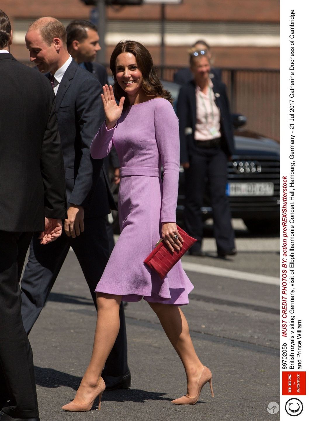 Księżna Kate w lawendowej kreacji zwiedza Muzeum w Hamburgu