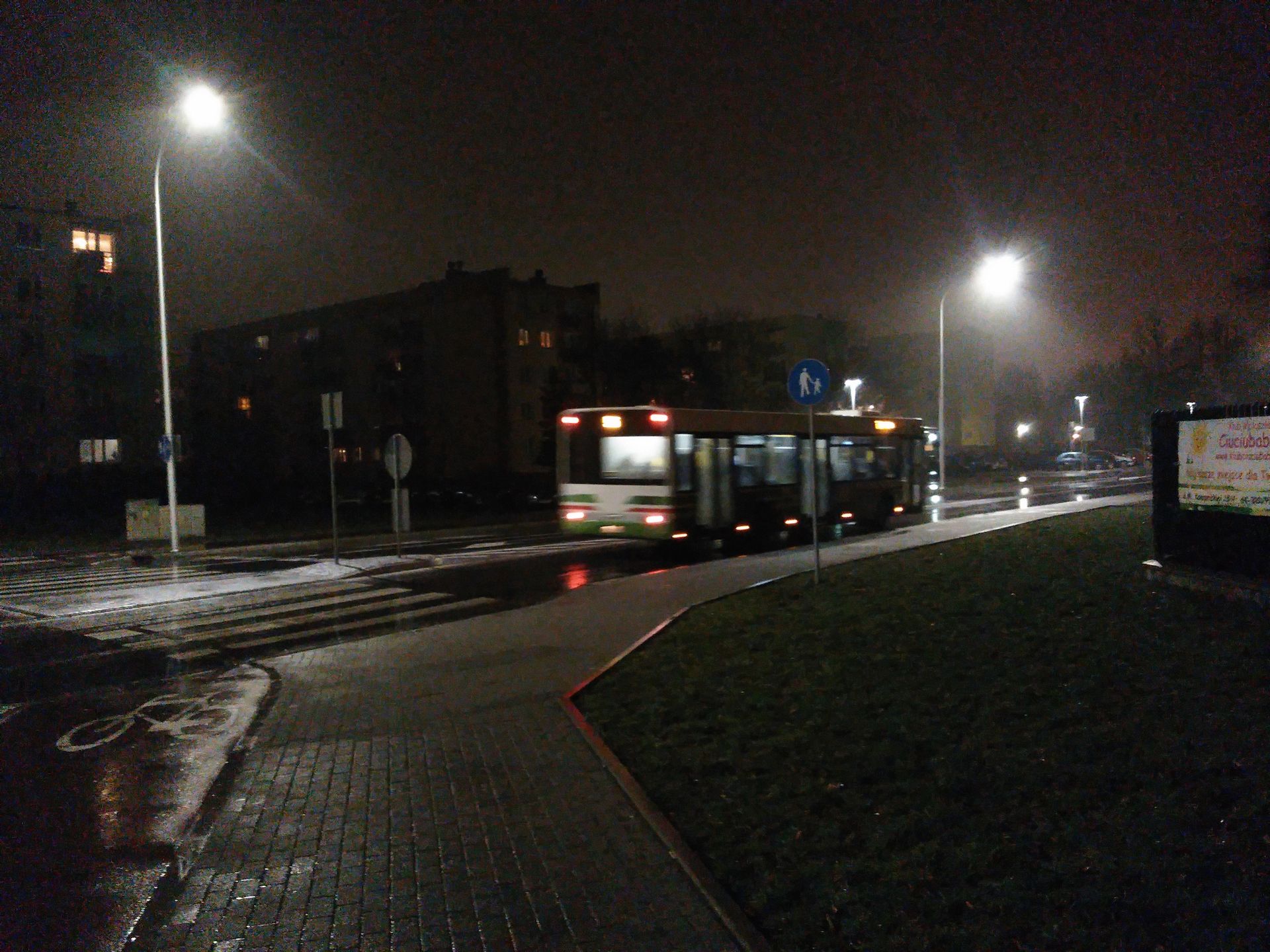 YotaPhone 2 - telefon o dwóch twarzach. Test i recenzja smartfona z ekranem E Ink 68