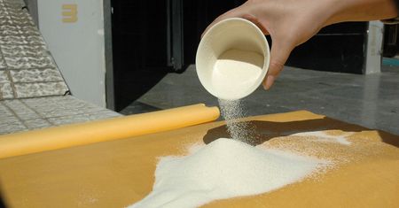 Kasza kukurydziana z dodatkiem środków spulchniających i mąki pszennej (wzbogacona)