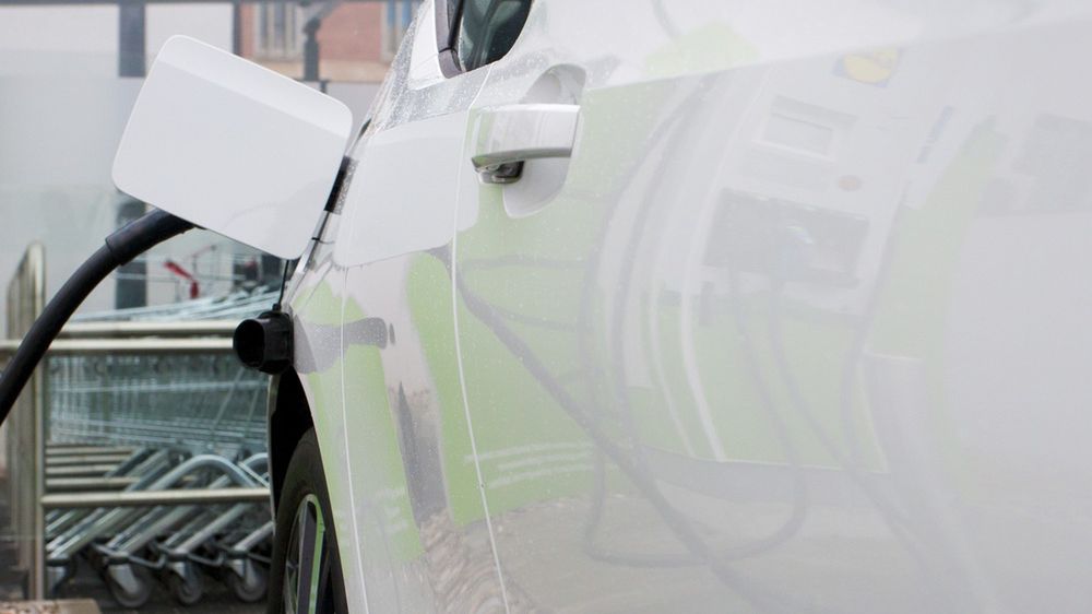 Oficjalnie w Polsce jest 300 punktów do ładowania samochodów elektrycznych