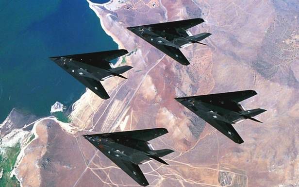 Samoloty F-117 - jeden z symboli technologii stealth (Fot. Sodahead.com)