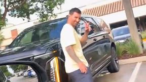 Pojechał do sklepu. Hit, kogo spotkał na parkingu