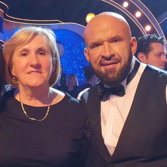 Tomasz Oświeciński z mamą