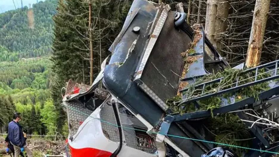 Chłopiec ocalały z katastrofy kolejki linowej został porwany. Rodzina walczy o prawo do opieki