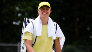 Świątek wchodzi na trawę z trenerem od kortów ziemnych. "Wim Fissette został tak długo tylko dzięki Wimbledonowi"