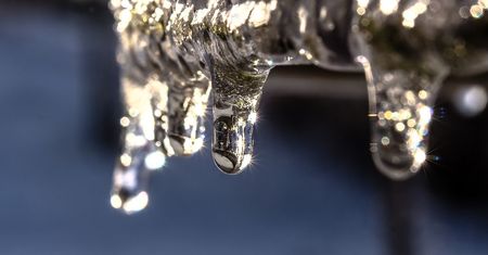 "Zima wraca z przytupem – IMGW ostrzega przed śniegiem, mrozem i oblodzeniem"