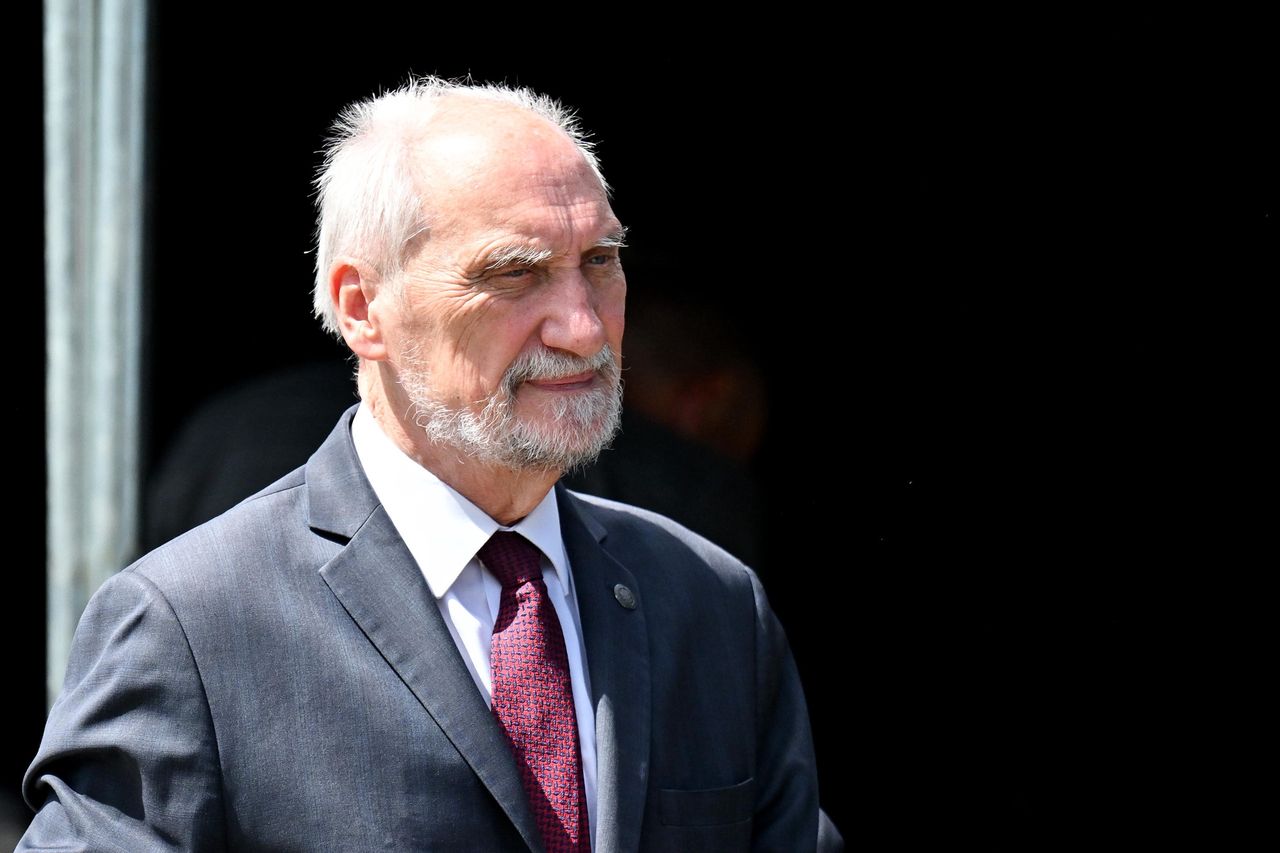 Czarne chmury nad Macierewiczem. Jest komunikat prokuratury