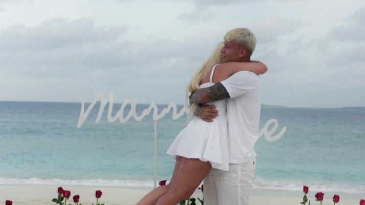 Instagram / Na zdjęciu: Kamil Piątkowski z narzeczoną