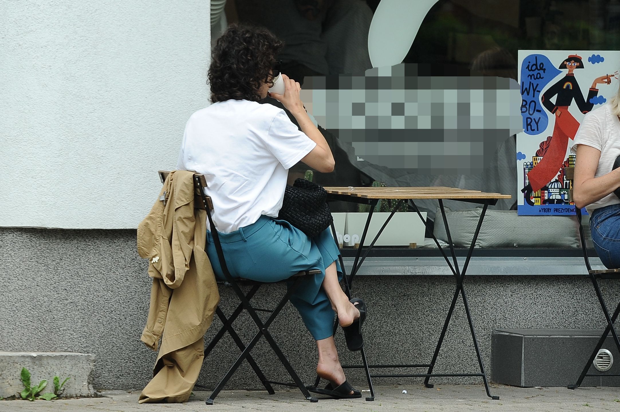 Monika Brodka ucieka przed paparazzi