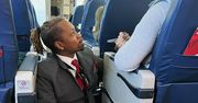 Pasażerka miała problem. Reakcja stewarda hitem w sieci