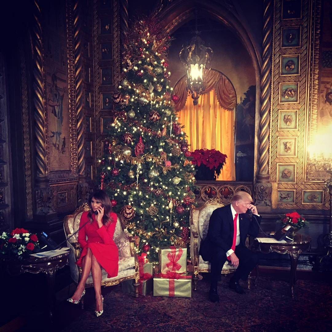 Melania Trump i Donald Trump śledzą trasę świętego Mikołaja (Santa Tracker)