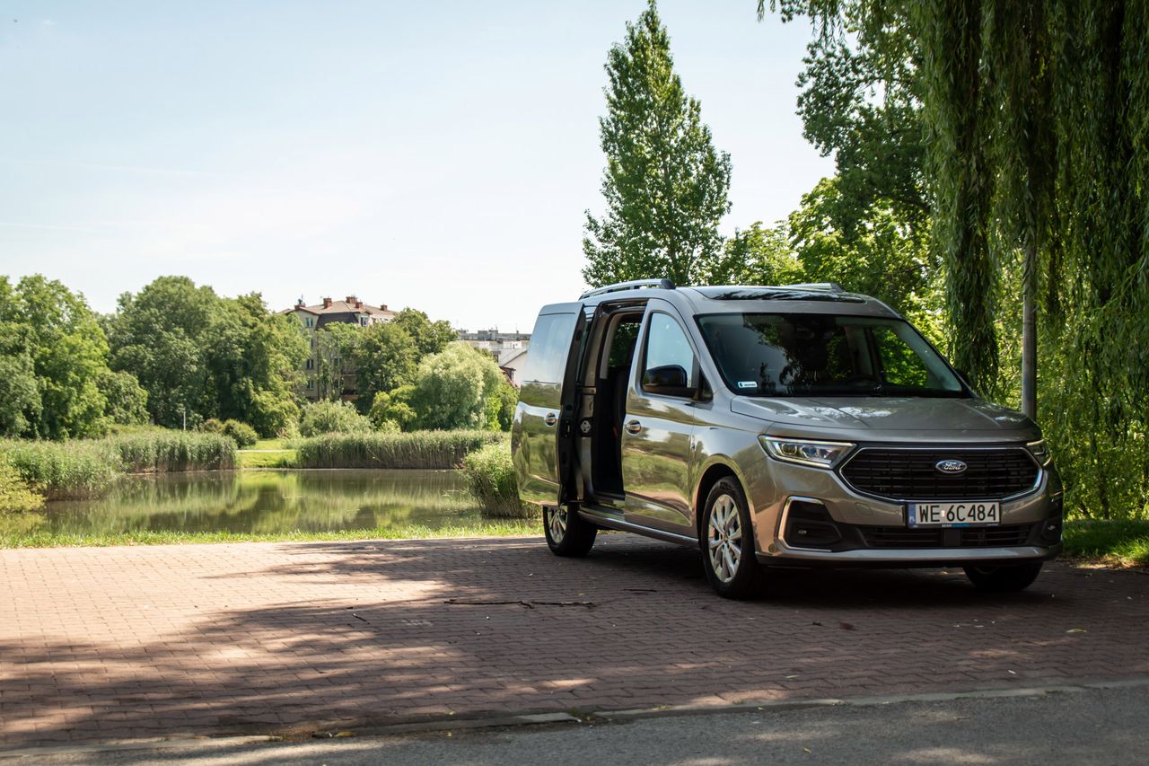 Ford Grand Tourneo Connect (2022)