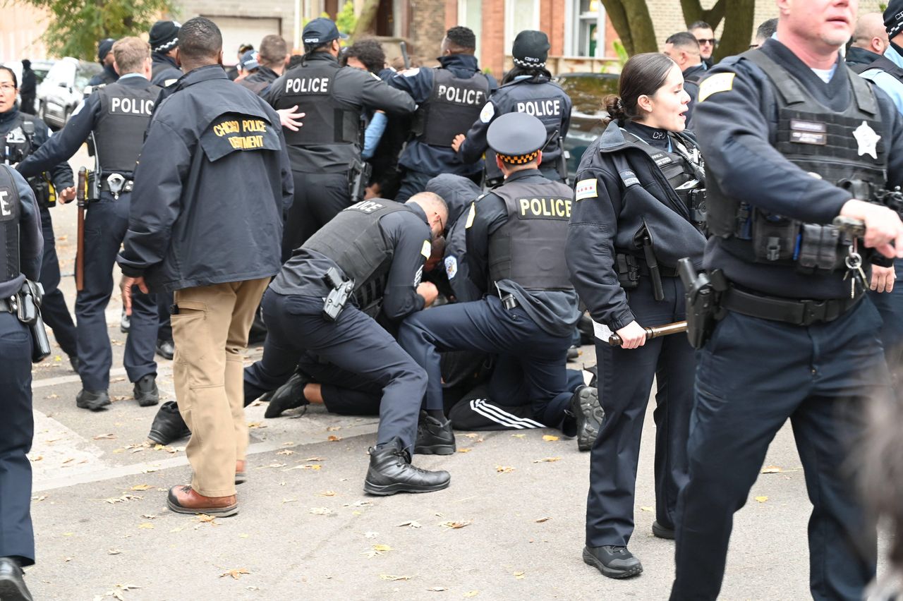 Obława w Chicago. Nieznany sprawca ostrzelał agentów straży granicznej