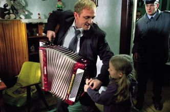 Żyją z egzekucji. Jedni na ich widok płaczą, inni spluwają i krzyczą. Tak pracują komornicy