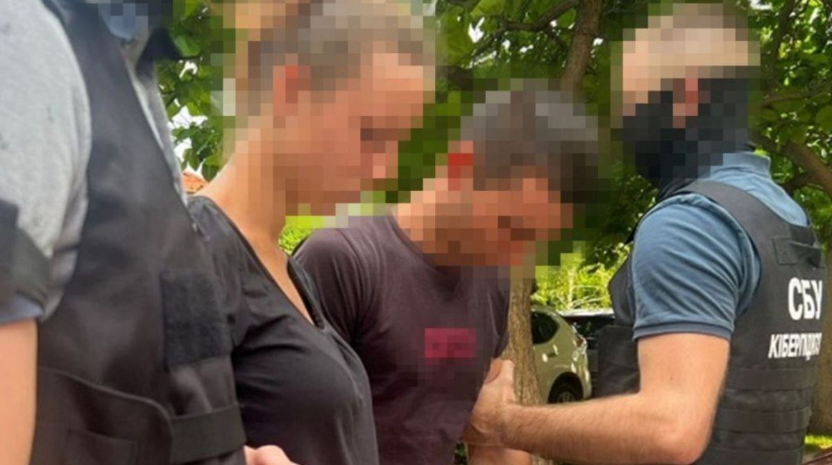 SBU nabs FSB spies posing as newlyweds in Odessa