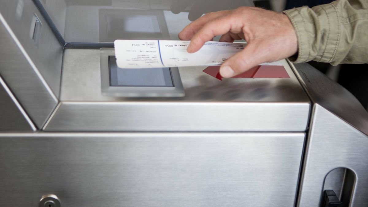 Linie lotnicze przekazują Straży Granicznej dane dot. pasażerów, obejmujące m.in. imię i nazwisko, trasę przelotu, informacje o płatności