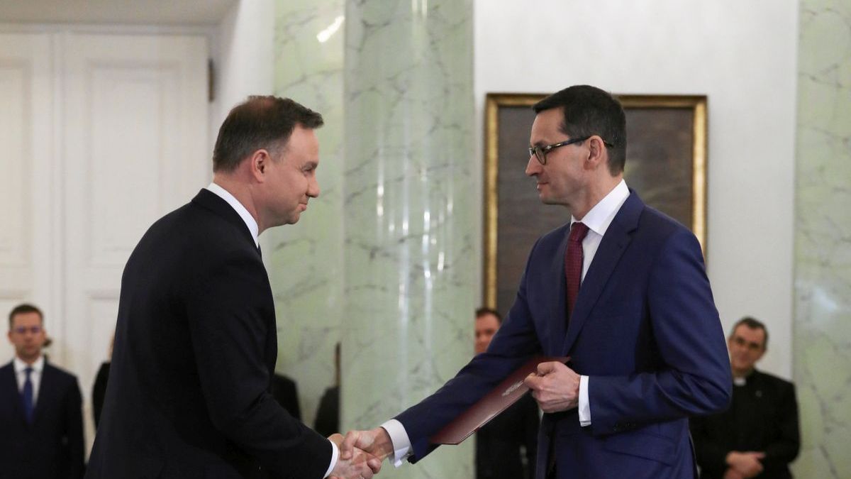 Mateusz Morawiecki i Andrzej Duda mogą stać się twarzami pomocy "frankowiczom"