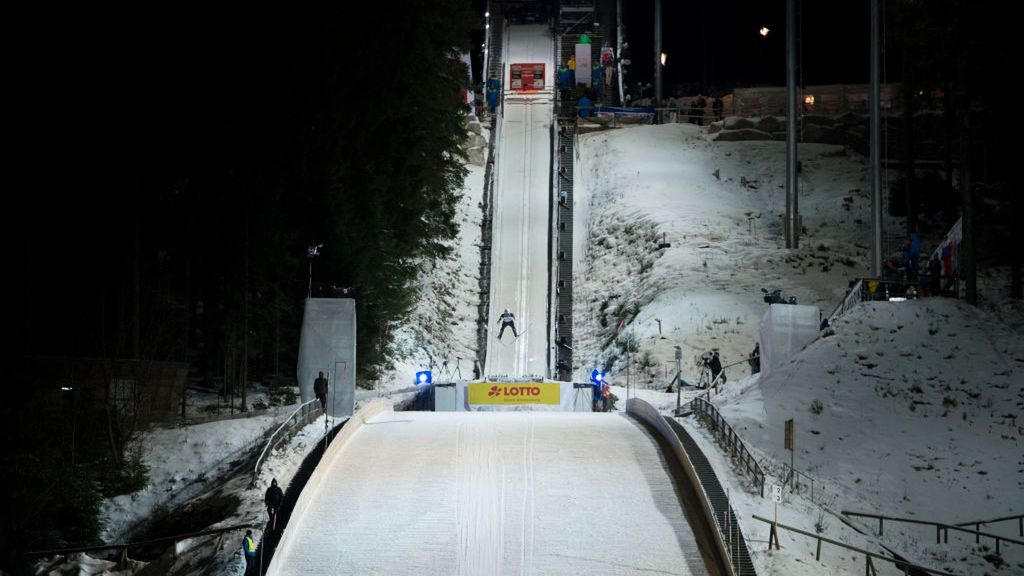 Zdjęcie okładkowe artykułu: Getty Images / TF-Images / Na zdjęciu: skocznia narciarska w Titisee-Neustadt