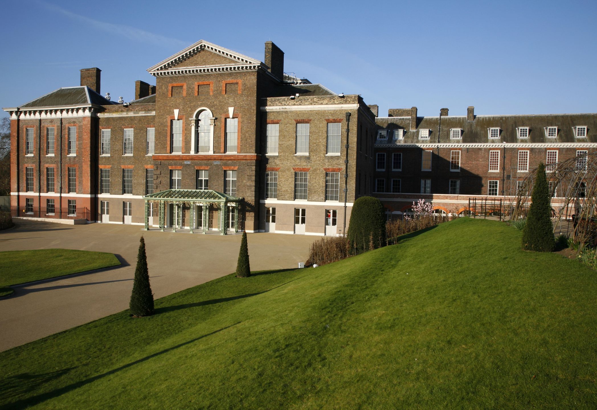 Tak mieszkają książę William i księżna Kate w Pałacu Kensington (ZDJĘCIA)