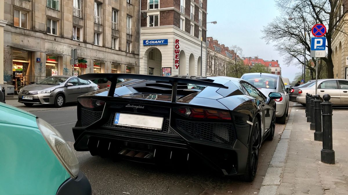 Lamborghini Aventador SV na ulicach Warszawy.